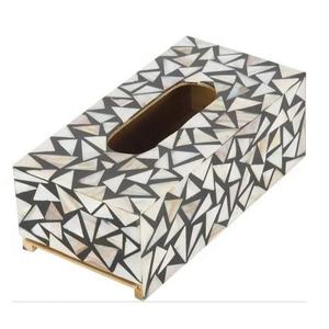 Boîte à mouchoirs en résine et MDF avec motif floral, thème domestique - Product Image 4