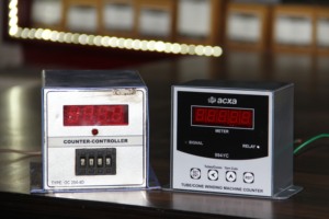 Machine à enrouler le fil en cône de tube à la pointe de la technologie avec compteur et contrôleur pour UTM haute vitesse - 994YC par Acxa - Product Image 5