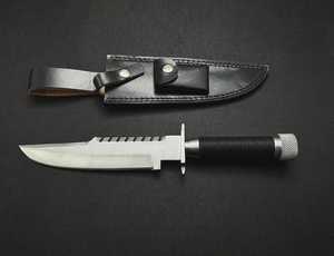 Cuchillo de Comando con Hoja de Punta Caída, Borde Dentado de Acero Inoxidable, Mango de Goma, Grado Industrial, Grosor de 0.6mm - Product Image 3