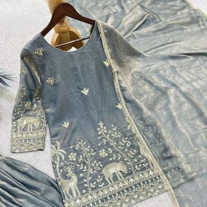Conjunto de Kurta Sharara de seda bordada, elegante y de alta calidad, con dupatta de encaje de diseñador, precio al por mayor por Royal Export. - Product Image 4