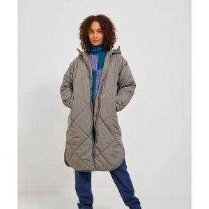 Chaqueta Acolchada Oversize para Mujer, Estilo Urbano, Ropa de Invierno, Chaqueta Casual Cálida con Logotipo Personalizado, Chaqueta Acolchada con Relleno, OEM - Product Image 3