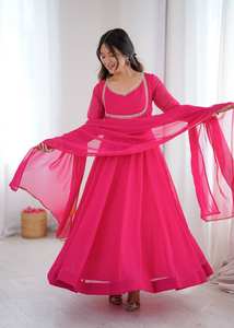 Robe Anarkali élégante pour femmes Fendy FOX GEORGETTE avec ensemble dupatta, sans plis, réversible, séchage rapide, pour mariage, toutes saisons - Product Image 2