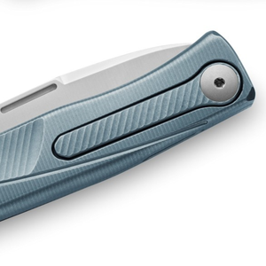 Couteaux pliants bleu ciel avec lame finition satinée et manche en métal rainuré, design fin pour la poche, idéal pour le quotidien et les activités de plein air - Product Image 6
