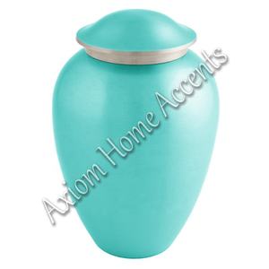 Urne funéraire sophistiquée en aluminium présentant des détails complexes fabriqués à la main souvenir commémoratif par Axiom Home Accents - Product Image 2