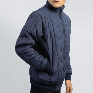 เสื้อแจ็คเก็ตบอมเบอร์บุผ้าควิลท์สีกรมท่าสำหรับผู้ชาย ยี่ห้อ PENTO INDUSTRY คอตั้ง ปิดด้วยซิป สวมใส่สบายๆ ในฤดูใบไม้ร่วง ทรงปกติ บุด้วยใยโพลีเอสเตอร์ - Product Image 4
