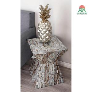 Table basse artisanale haut de gamme en forme de sablier avec incrustation de nacre et plateau incrusté de coquillages. - Product Image 4
