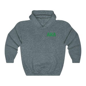 Sudadera con Capucha AKA Crest World Famous, Color Gris Carbón Jaspeado con Bordado Verde, Prenda Griega Personalizada - Product Image 1
