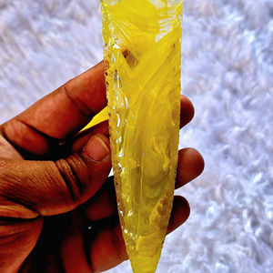 Exportateur indien de pointes de flèche en quartz jaune artisanal de 5-6 pouces pour la méditation, le nettoyage énergétique et le Reiki à un prix raisonnable - Product Image 1