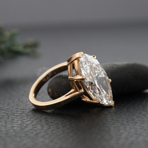 Bague solitaire au design tendance avec diamant de laboratoire taille marquise en or jaune, bijoux fins pour femme - Product Image 2
