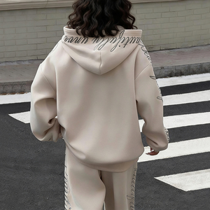 Sweat à capuche et short surdimensionnés personnalisés pour femme, en molleton polyester/coton thermique épais 500 GSM 350 GSM, brodés - Product Image 2