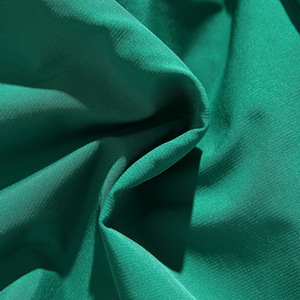 Shorts cargo légers pour hommes, coupe-vent, respirants, en nylon/coton satiné, à séchage rapide, avec fermeture boutonnée, logo personnalisé, pour l'entraînement sportif - Product Image 4