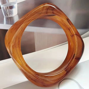 Brazalete de acetato con ondas cuadradas para mujer, pulsera de resina acrílica, accesorio geométrico ancho y voluminoso para el brazo, adornos para la muñeca - Product Image 1