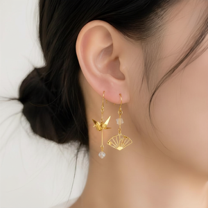 Boucles d'oreilles pendantes Hanattie faites à la main en forme de grue d'origami japonaise, lot de 3 paires assorties, en cristal, strass, laiton/résine époxy/washi - Product Image 3
