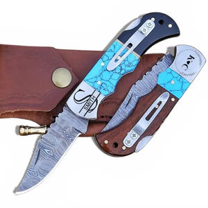 Couteau pliant multifonction en acier Damas de qualité industrielle, manche en pierre turquoise et époxy noir, lame à pointe tombante, ouverture coulissante - Product Image 1