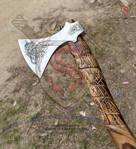 Steel Craft International Hache de fendage viking artisanale, tête en acier forgé, manche en bois, gravure complexe motif barbe - Product Image 2