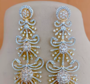 Boucles d'oreilles longues tendance plaquées or avec zircon, au fini brillant, pour femme, idéales pour les mariages et les soirées - Product Image 2