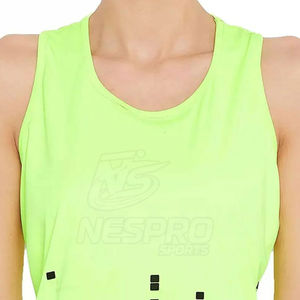 เสื้อกล้ามสั้นผู้หญิงคุณภาพสูงสั่งทำพิเศษ พร้อมโลโก้ด้านหน้า ผลิตจากโพลีเอสเตอร์ 100% ผลิตในปากีสถาน สำหรับผู้จัดจำหน่ายทั่วโลก - Product Image 6