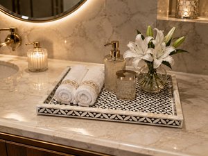 Plateau décoratif personnalisé en os incrusté avec motif floral complexe, organisateur de luxe fait main pour table console et présentoir de coiffeuse - Product Image 6