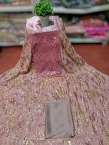 Tenue élégante Fransavi en soie de qualité supérieure avec motifs floraux et détails scintillants raffinés, idéale pour les célébrations et les occasions formelles. - Product Image 3