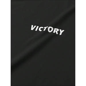 เสื้อยืดโอเวอร์ไซส์สีดำสำหรับผู้ชาย พิมพ์ลายกราฟิก Victory สไตล์สตรีทแวร์ แขนสั้น คอกลม ผ้าเจอร์ซีย์คอตตอน - Product Image 5