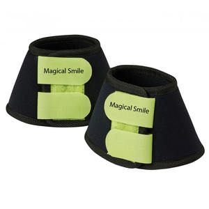 Botas de neopreno para caballos, perfectas para uso diario y de fácil cuidado. Previenen lesiones por sobrecarga. Cierre de cinta adhesiva fácil de usar. - Product Image 4