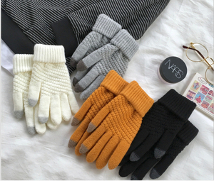 Gants et mitaines antidérapants personnalisés avec logo, à pois, adaptés à l'extérieur, style uni, en tissu tricoté pour l'hiver - Product Image 3