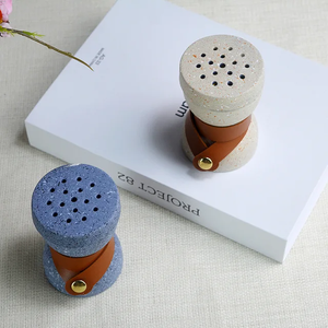 Support de brûleur à bakhoor HeritageAura, support d'encens luxueux en bois et cuir fait main avec des motifs arabes multicolores vibrants - Product Image 5