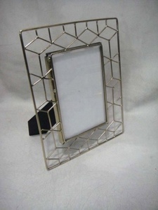 GOOD DESIGN GD9021 Mirrorored Steel Metal Custom Creative Bamboo <b>Leaf</b> Photo Frame <b>Light</b> Luxury Personality Stage 6 Inch 7 Inch - Product Image 3
