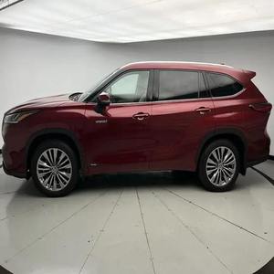 Para vehículos usados: Toyota Highlander SUV 2025 en perfecto estado - Product Image 1