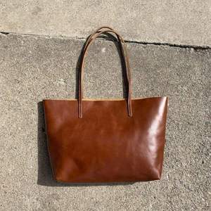 New Fashion Women Leather Bag Durable Fabric Hot Selling <b>Top</b> Trending Lightweight Reasonable Rate high quality Leather Bag - Product Image 4