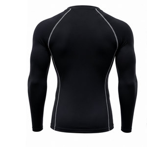 Camiseta de compresión de calidad profesional para mayor comodidad y soporte, que ayuda a mejorar la circulación, la recuperación muscular y la actividad física. - Product Image 2