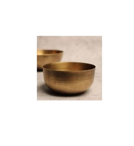 Bol de service traditionnel indien en laiton, élégant, pour la cuisine et la table, idéal pour servir des collations, des fruits et des plats festifs - Product Image 6