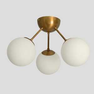 Lampe de plafond moderne en laiton avec trois abat-jour ronds en verre, décoration intérieure pour salon - Product Image 2