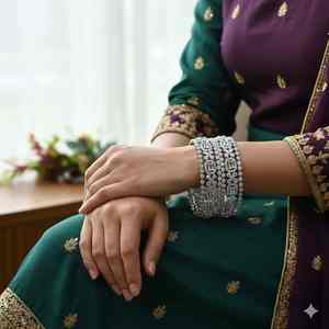 Bracelet en laiton gravé sur mesure, ajustable, manchette ouverte, bijoux personnalisés pour femmes, disponible en gros à prix de gros - Product Image 4