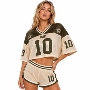 Crop top athlétique en maille respirante à imprimé personnalisé Boxy Game Day, maillot de football américain à épaules tombantes, t-shirt streetwear et short - Product Image 1