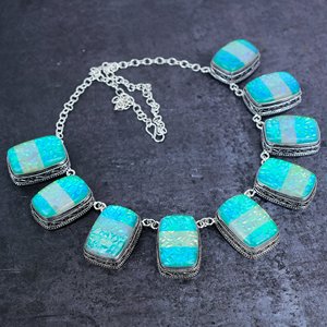 Collier en opale triple verte naturelle plaqué argent, 18 pouces - Product Image 1