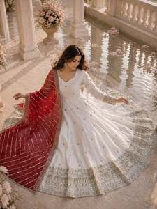 ชุดเดรส Anarkali ผ้าไหมวิชิตร้า งานปักลายดีไซเนอร์ พร้อมกางเกงและผ้าคลุมไหล่ปักลายหนัก  ชุดสำเร็จรูปพร้อมสวมใส่ - Product Image 1