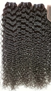 Lots de Cheveux Humains Bruts Bouclés Profonds de Qualité Export, Cheveux Vierges Noirs Naturels Doux pour Perruques et Tissages, Disponibles à la Vente - Product Image 4