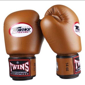 Guantes de Boxeo TWINS Marrones Personalizados, Guantes de Boxeo de Dedo Completo Ligeros para Entrenamiento Profesional de Kick Boxing y Muay Thai, Unisex - Product Image 2