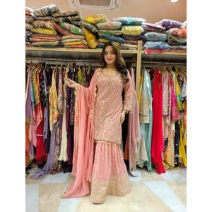 Nuevo y Elegante Vestido de Fiesta para Mujer, Diseño de Temporada, Georgette Sintética con Bordado Pesado y Lentejuelas, Lavable a Máquina - Product Image 1