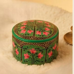 Boîte à trésors ronde en papier mâché de Kasmir, motif tulipe rose, arche à pois noirs, peinte à la main, cadeau artisanal indien - Product Image 2