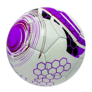 Ballon de football sur mesure Oxva Industries - Cuir thermocollé de haute qualité, vessie en caoutchouc PU, léger, écologique, durable - Product Image 3