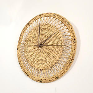 Horloges murales modernes en rotin naturel, horloge de luxe à suspendre, art décoratif pour la décoration de la pièce - Product Image 1