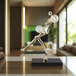 Ensemble décoratif de 2 sculptures en métal représentant des hommes, parfaites pour la décoration de bureau, les événements et la mise en scène de table, fabriquées à la main en Inde. - Product Image 3