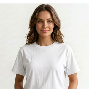 T-shirt tendance pour femme en coton à col rond, léger et décontracté - Product Image 1