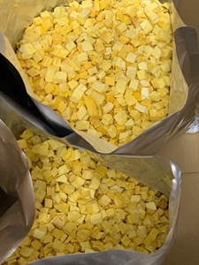 OEM Freeze Dried Sweet Mango Blocks Crispy Natural Fruit Snack Bulk Gift Packing Vietnam Manufacturer - Product Image 4
