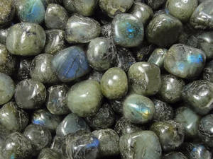Pierres Roulées en Agate Labradorite Naturelle, Vente en Gros de Pierres Précieuses, Cristaux d'Agate de Amayra Crystals Exports India - Product Image 5