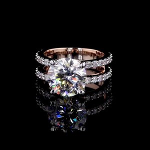 Anillo de lujo con diamante redondo cultivado en laboratorio CVD para unisex, oro rosa de 14k, anillo fino con una sola piedra, regalo de promesa para novias. - Product Image 3
