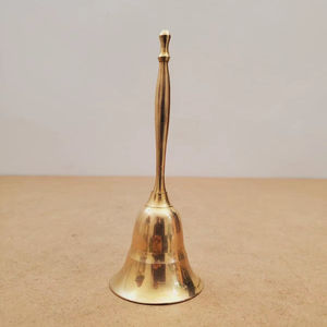 Campana de Mano Tradicional India de Latón para Puja, Aarti, Rituales, Oraciones, Accesorio Decorativo para Templo - Product Image 1