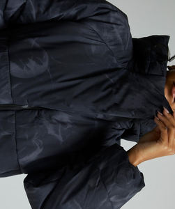 Abrigo de Invierno de Tela con Memoria, Transpirable, Impermeable y Ecológico, con Capucha y Cremallera Frontal con Logotipo, Venta al Por Mayor de Fábrica, Alta Calidad - Product Image 5